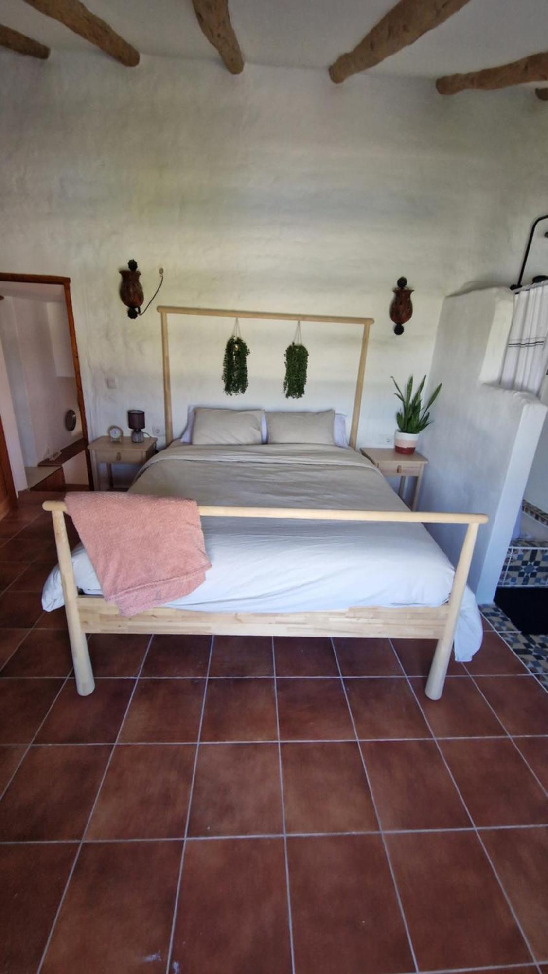 Casa De La Familia - Bed and breakfast Baza