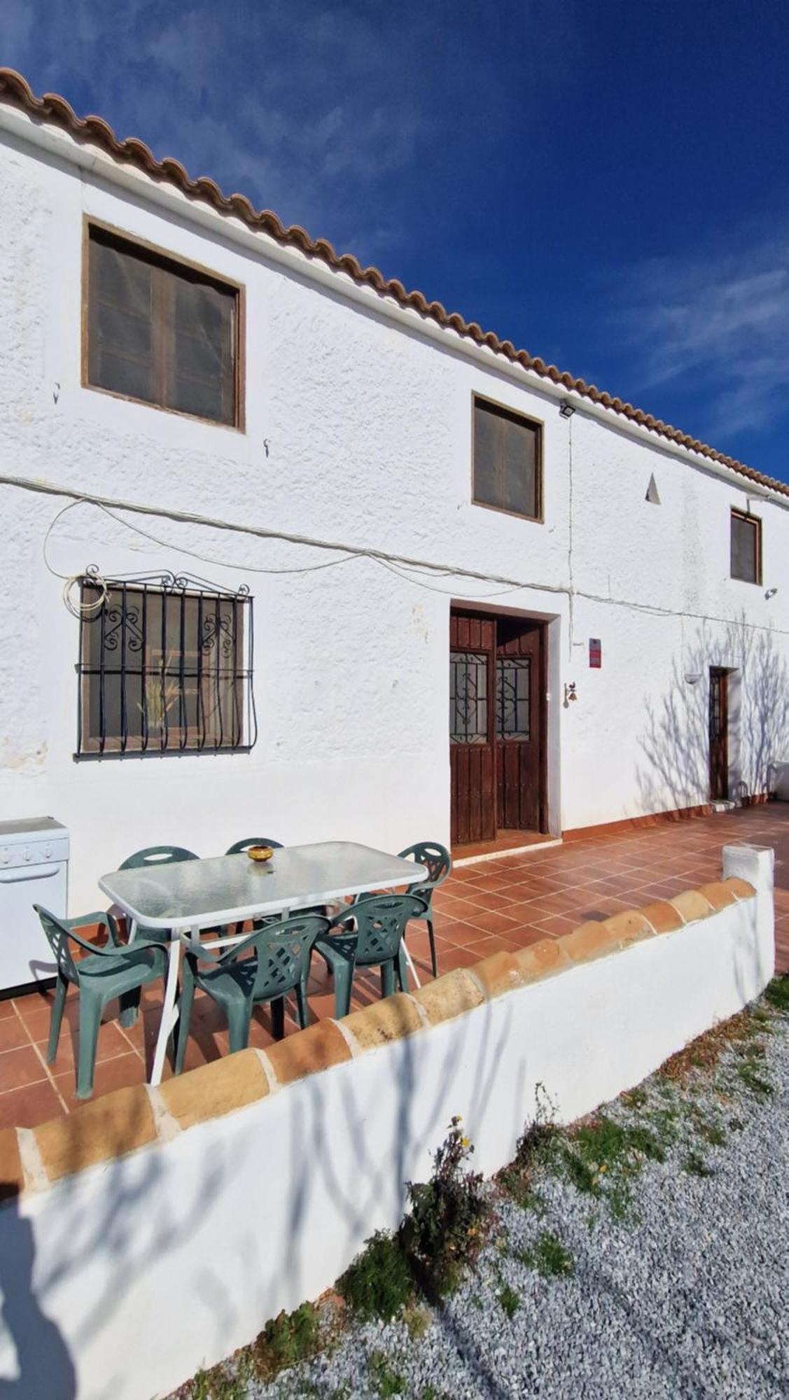 Casa De La Familia - *
