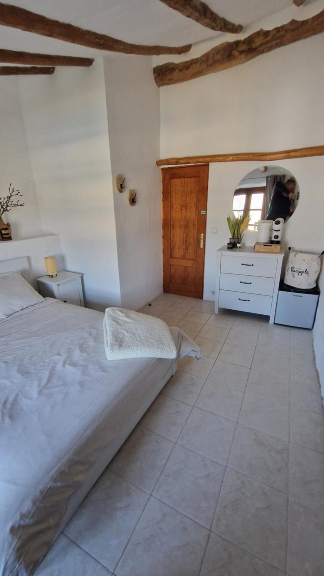 Casa De La Familia - Bed and breakfast Baza